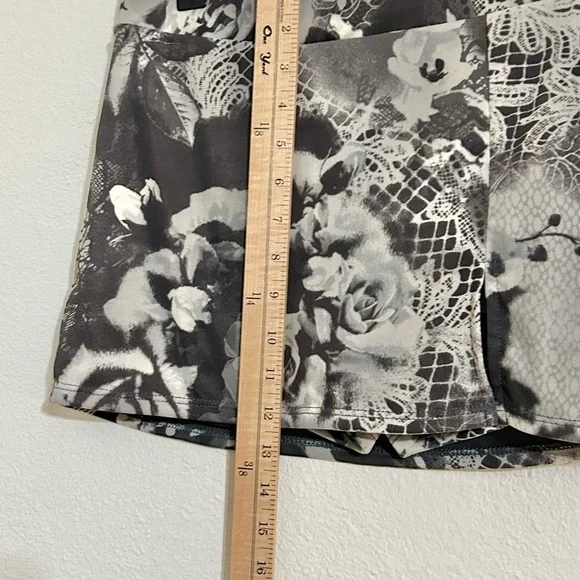 Urban Outfitters Grace Mesh Printed Micro Mini Skort Urban Outfitters - Picture 8 of 9